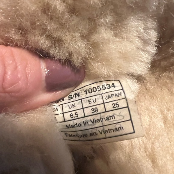 Snakeskin Uggs - Picture 5 of 5